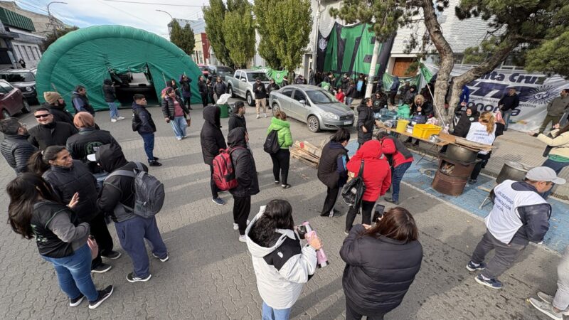 Nuevo paro de estatales en Santa Cruz