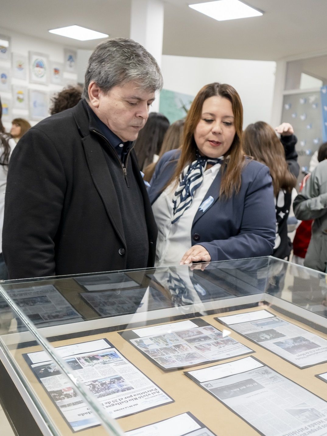El vicegobernador Fabián Leguizamón inauguró la muestra hemerográfica “La Historia en Primera Plana” en la Biblioteca Legislativa